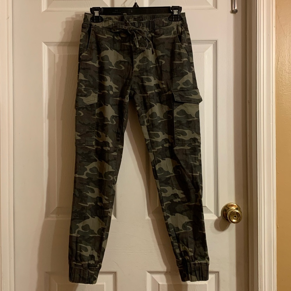 Almost Famous army cargo elastic waist pants